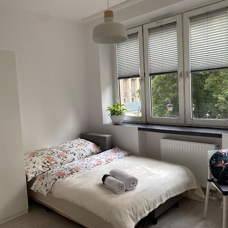 Kawalerki Basi Przy Dabrowskiego 22 Katowice Luaran gambar